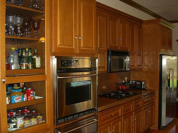Huge cabinet area in kitchen,wonderful storage pull outs in all cabinets