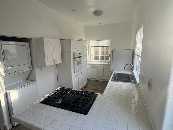 3rd image of 100A Oro Ct