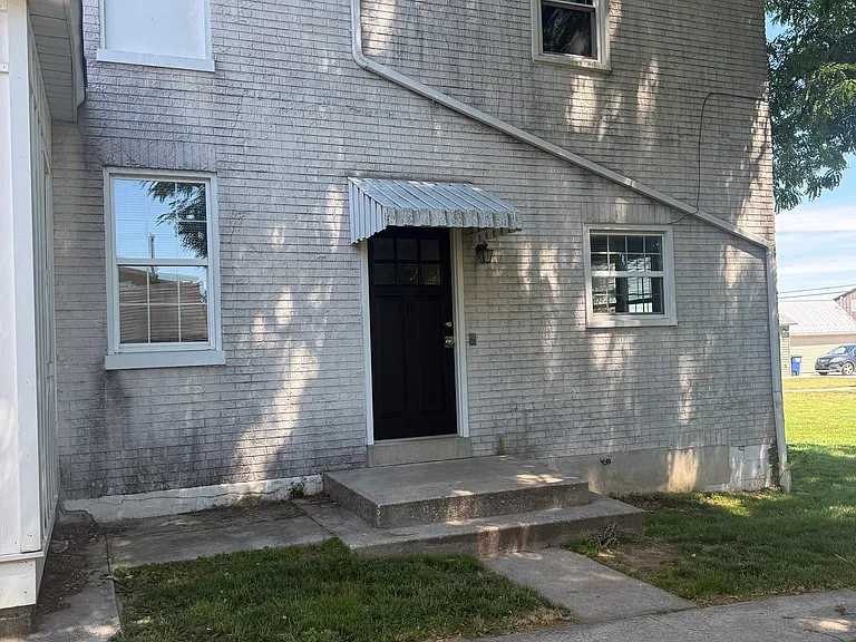 121 N Queen St #3 — Photo 17