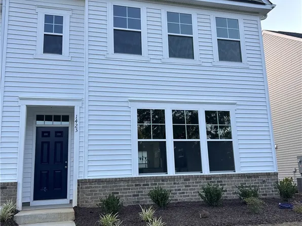 1423 Goldsboro Ave, Sanford, NC 27330