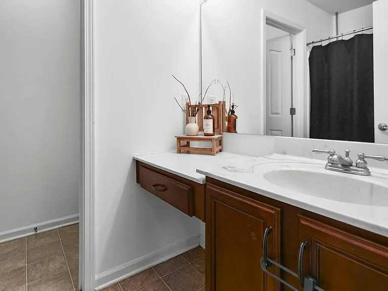 529 Oakmont Dr — Photo 11