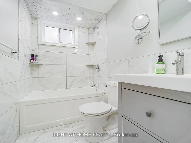 2 Iangrove Ter — Photo 16