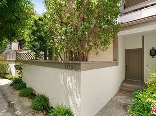17134 Palisades Cir, Pacific Palisades, CA 90272