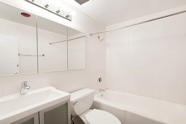 Rented by R New York | media 11