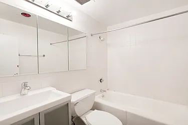 Rented by R New York