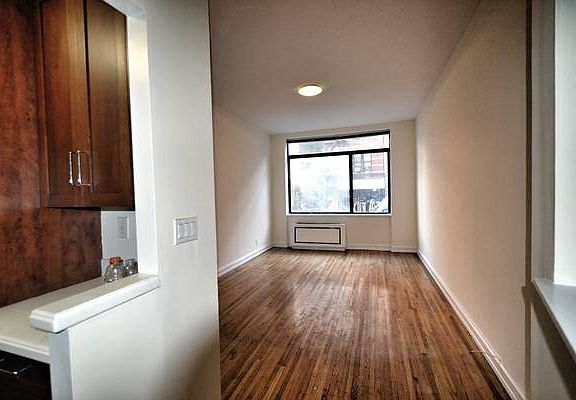 2nd image of 300 W 51st St