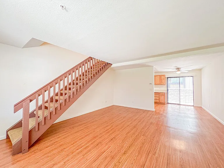 3902Howard — Photo 5