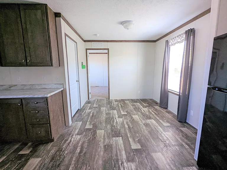 558 Delaware St — Photo 2