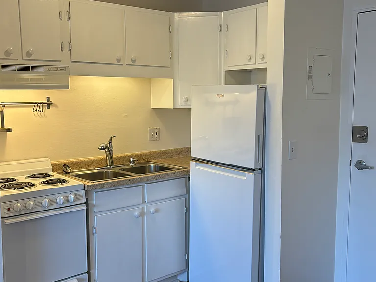 322 Clifton Ave #303 — Photo 4