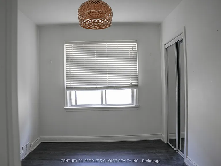 7 N Heights Rd — Photo 11