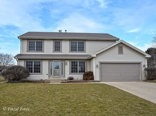1355 Knollwood Cir, Crystal Lake, IL 60014