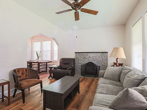 5th image of 2877 Losantiville Ave