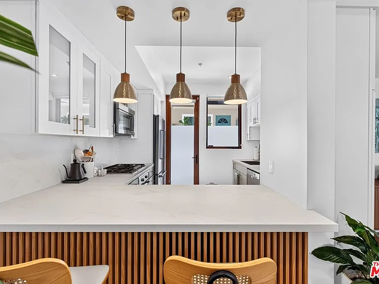 1327 Euclid St #3 — Photo 14