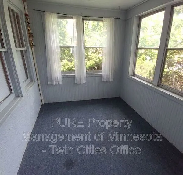 2029 Wellesley Ave — Photo 3