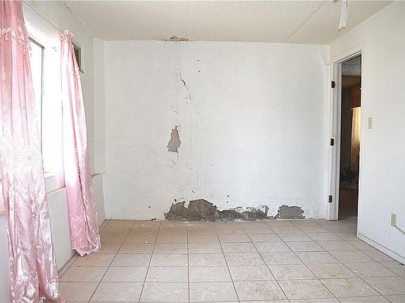 3rd image of 426 SE River St