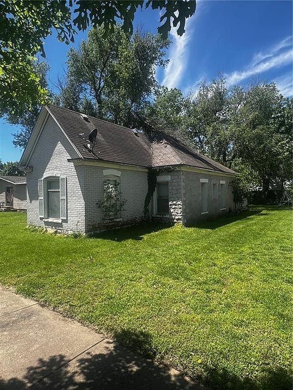 221 SW Main St, Melvern, KS 66510 Zillow
