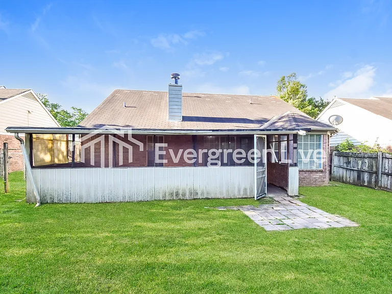 6346 Amanda Oaks Cir N — Photo 15
