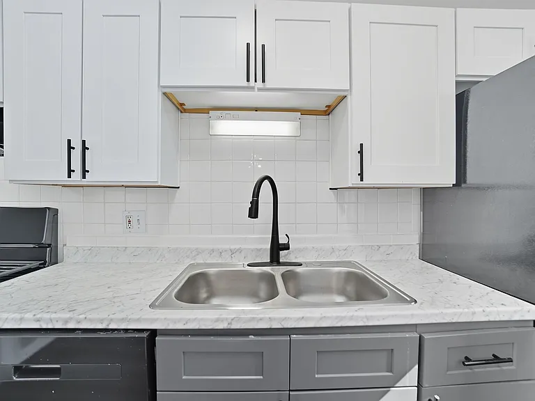 Coventry Court Townhomes — Photo 3