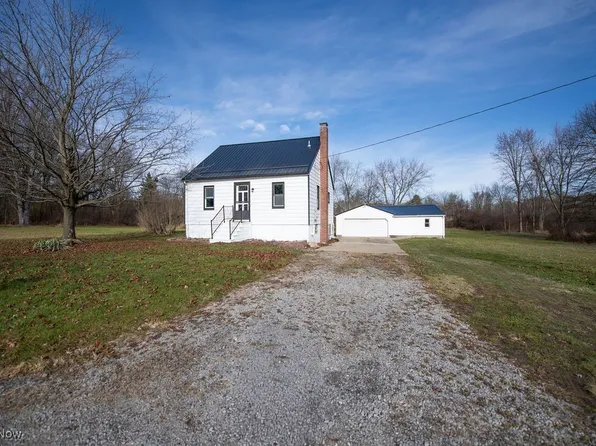 1718 Garfield Ave, Girard, OH 44420