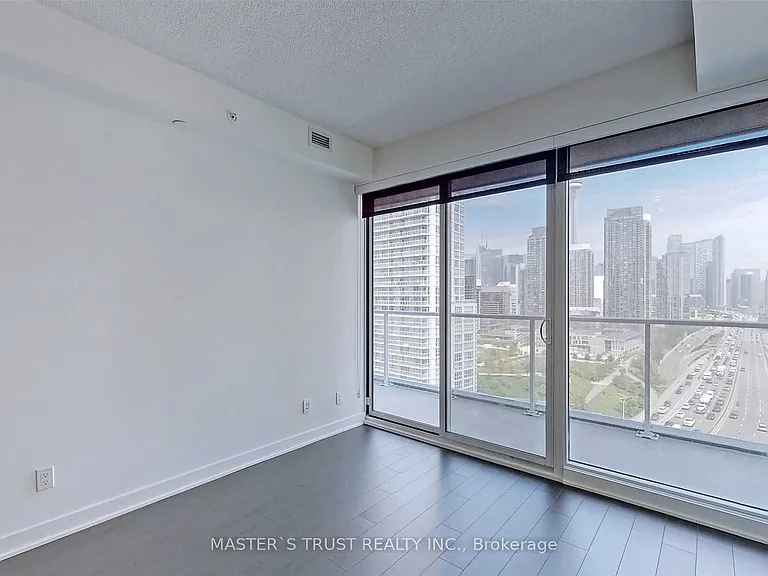 17 Bathurst St #2611 — Photo 4