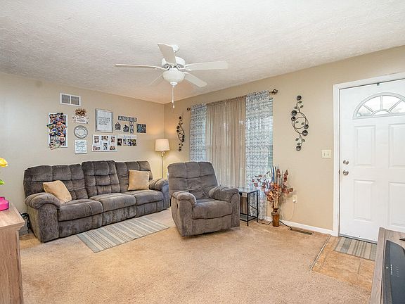 4th image of 473 Kings Dr