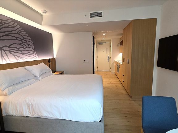 2nd image of 1390 Kapiolani Blvd #3704