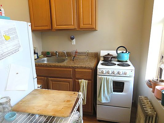 2nd image of 588 6th Ave APT 2F