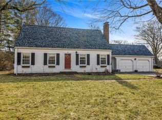 40 Old Meadow Ln, Cumberland, RI 02864