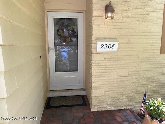 3rd image of 2208 Catawba Dr