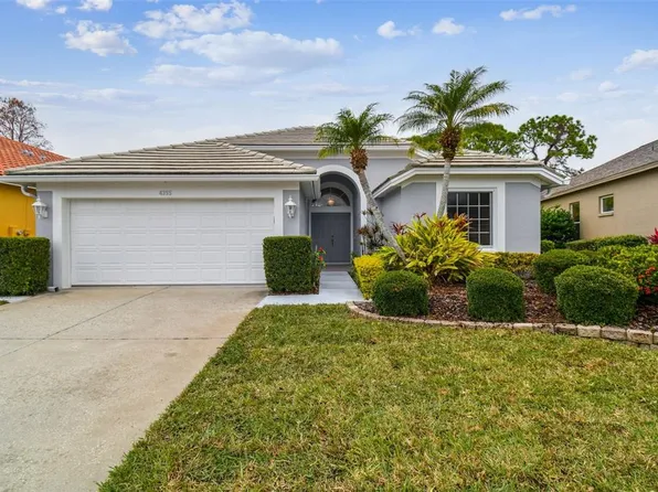 4355 Sawgrass Dr, Palm Harbor, FL 34685