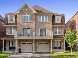 39 Golden Springs Dr, Brampton, ON L7A 4N7