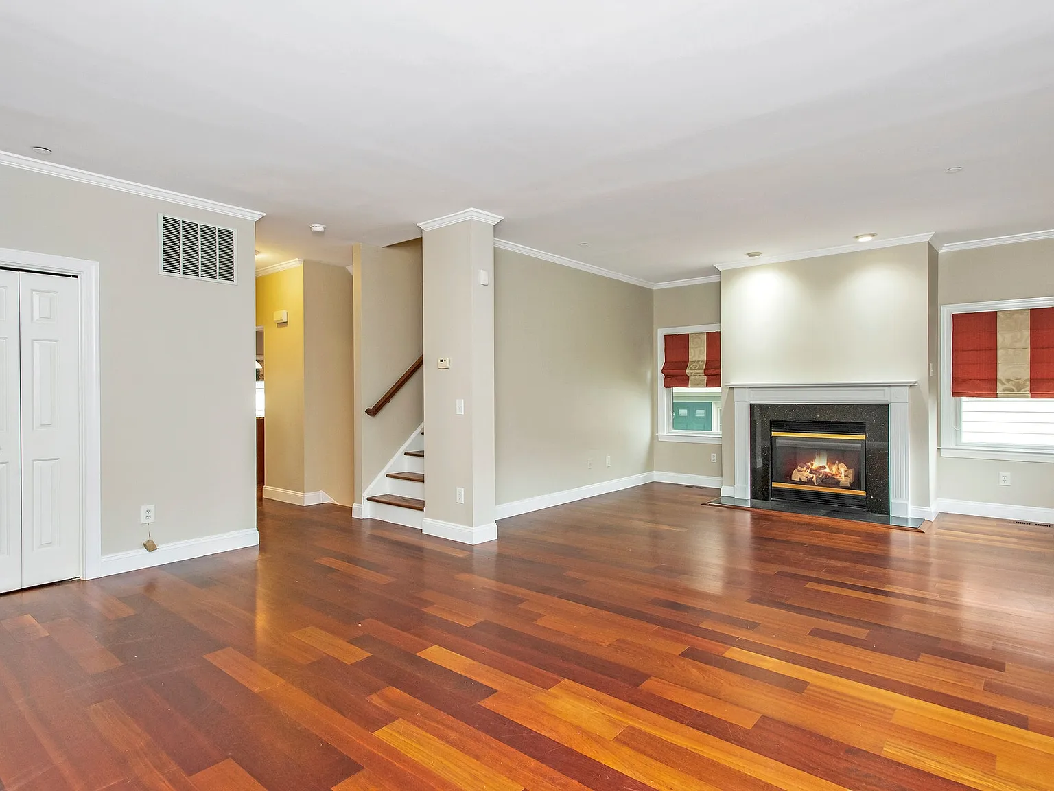 3 bed, 2.5 bath, 2720 sqft, $6,500 — Photo 4