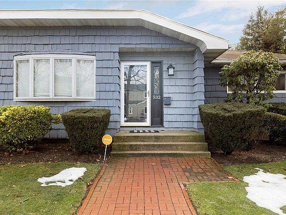 3rd image of 532 Larch Ln