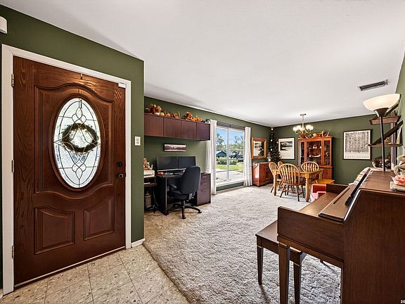 3rd image of 10611 BURR OAK DR