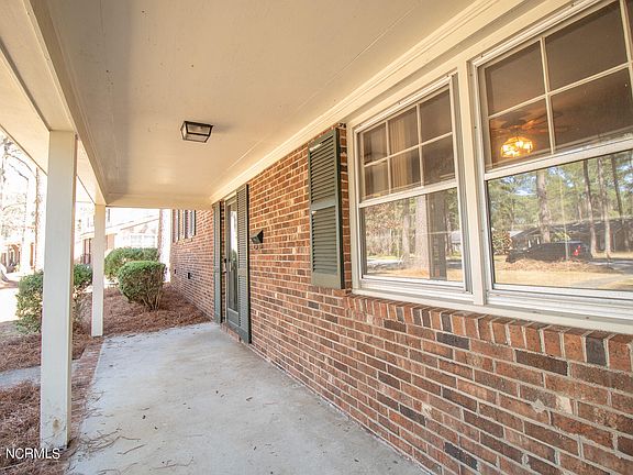 4th image of 825 York Street