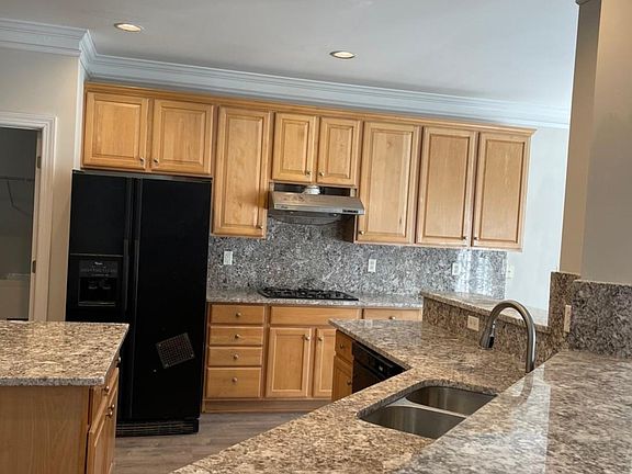 Kitchen (New Granite Countertops!)