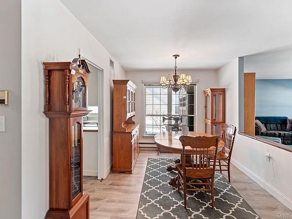 5th image of 475 Stratford Lane