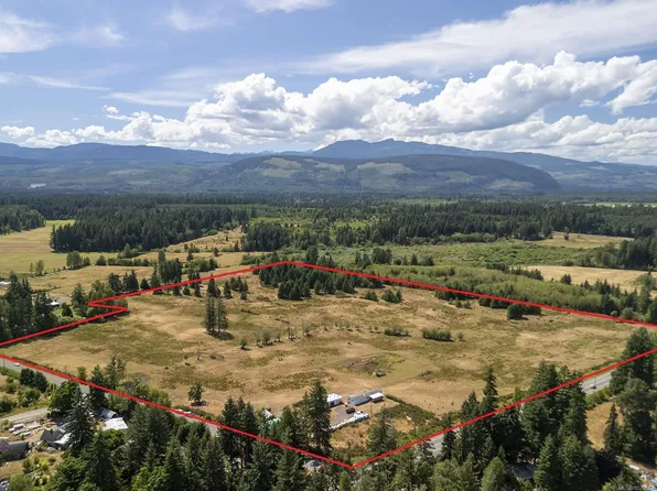 7561 Howard Rd, Comox Valley, BC V9J 1G2