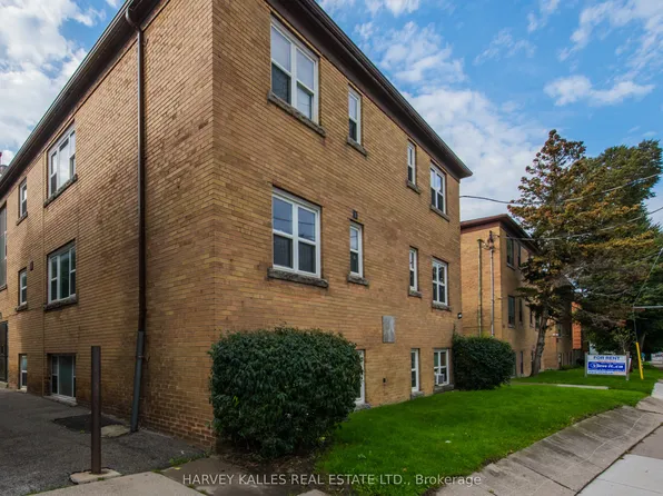 2905 Saint Clair Ave E #12, Toronto, ON M4B 1N5