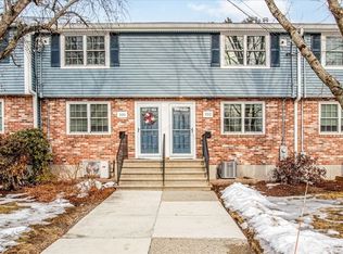 102 Hooper Rd #102, Dedham, MA 02026