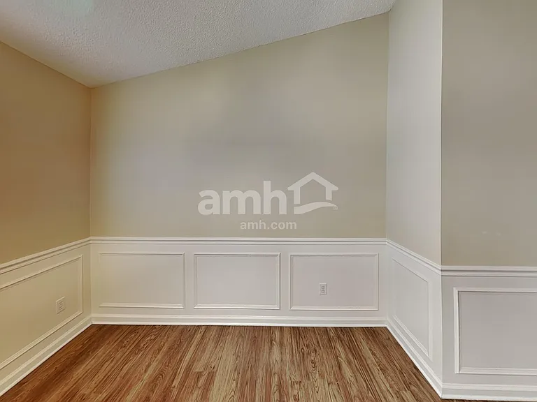 807 Hickory Knolls Dr — Photo 6