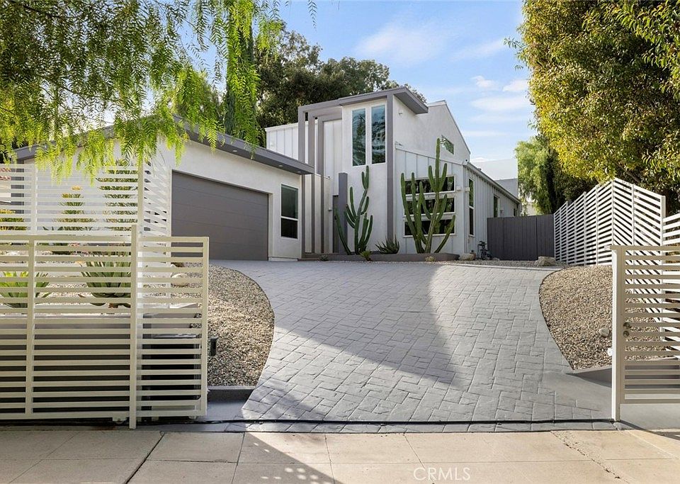 9220f50a155cd6ca685bd2a69cea8b