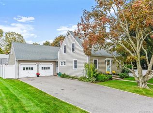 15 Edgewood Ave, Trumbull, CT 06611