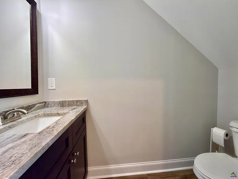 212 Beau Claire Cir — Photo 23