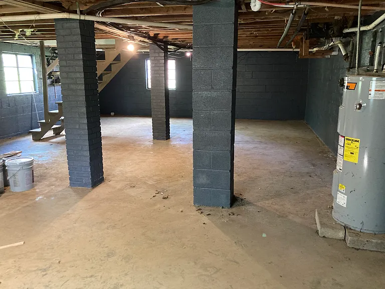 702 Burke St — Photo 5