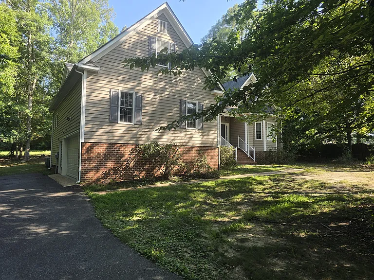 308 Madison Ct — Photo 21