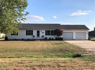 10725 E Aminoff Dr, Effingham, IL 62401