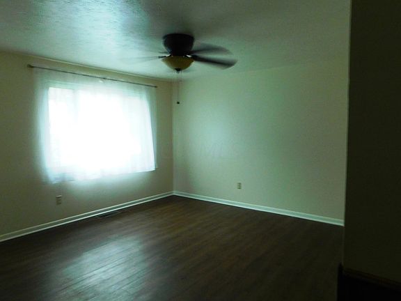 2nd image of 4933 Silverton Dr