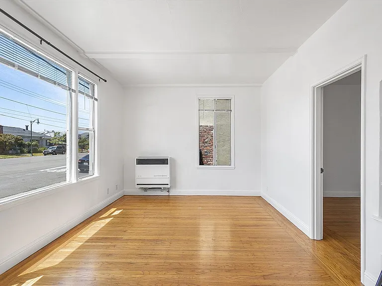 221 Pacific Ave — Photo 3