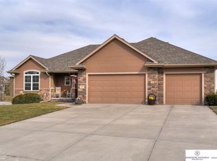20003 Covington Cir, Gretna, NE 68028